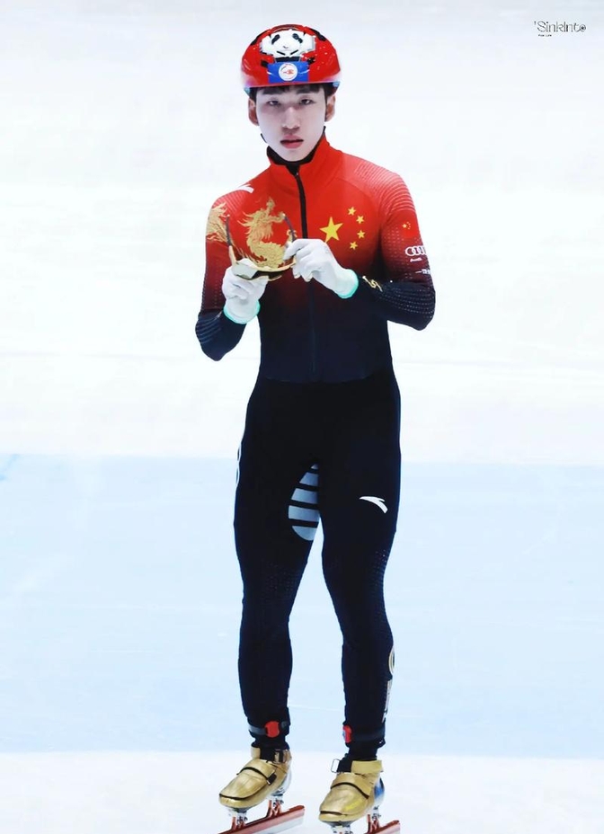 武术项目颁奖典礼,韩国选手凯旋夺冠 武术项目颁奖典礼,韩国选手凯旋夺冠