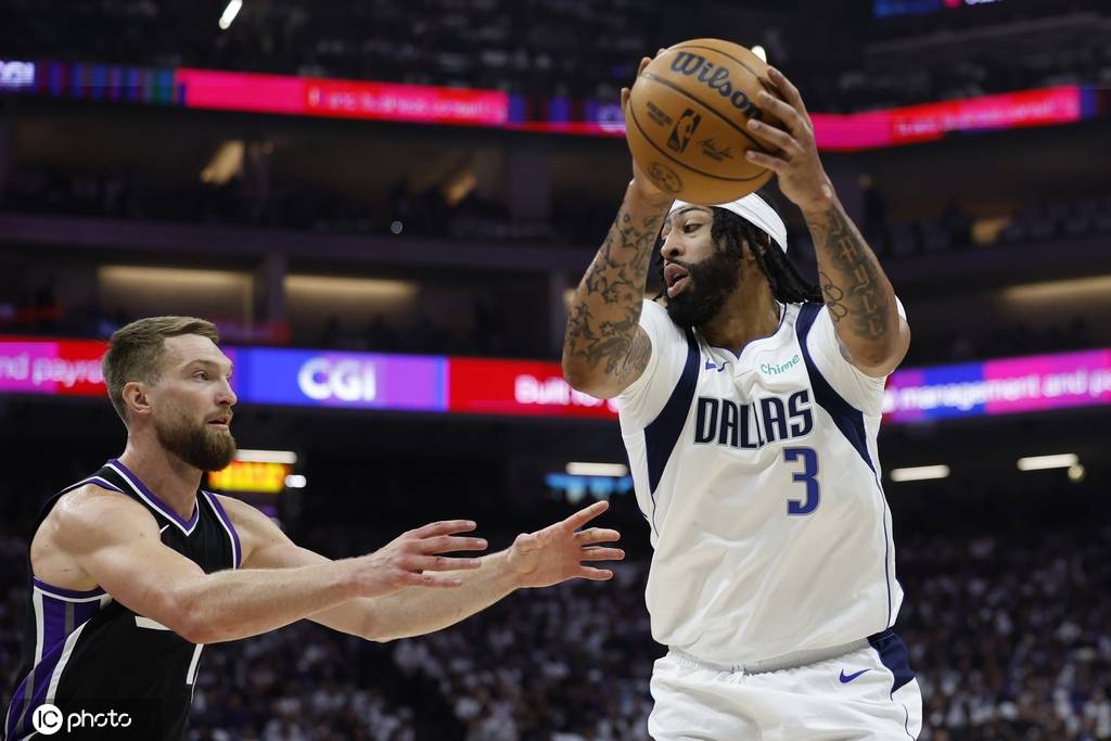 马刺击败爵士,德罗赞独得31分 马刺击败爵士,德罗赞独得31分