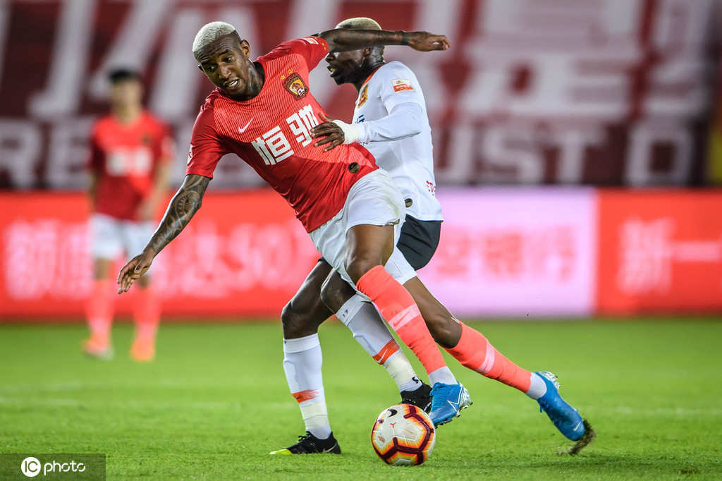 包含武汉卓尔连胜在望,对阵大连人富德的词条 包含武汉卓尔连胜在望,对阵大连人富德的词条