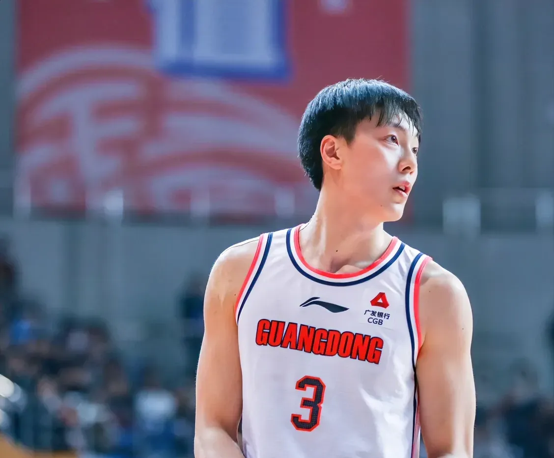 广州男篮发挥出色，取得胜利