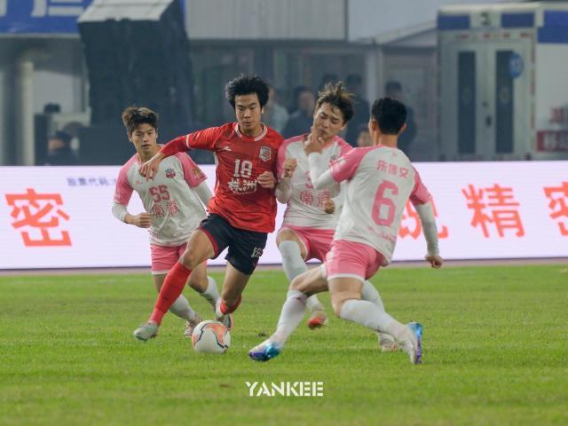 亚泰主场神勇击败鲁能,实力全面表露的简单介绍 亚泰主场神勇击败鲁能,实力全面表露的简单介绍