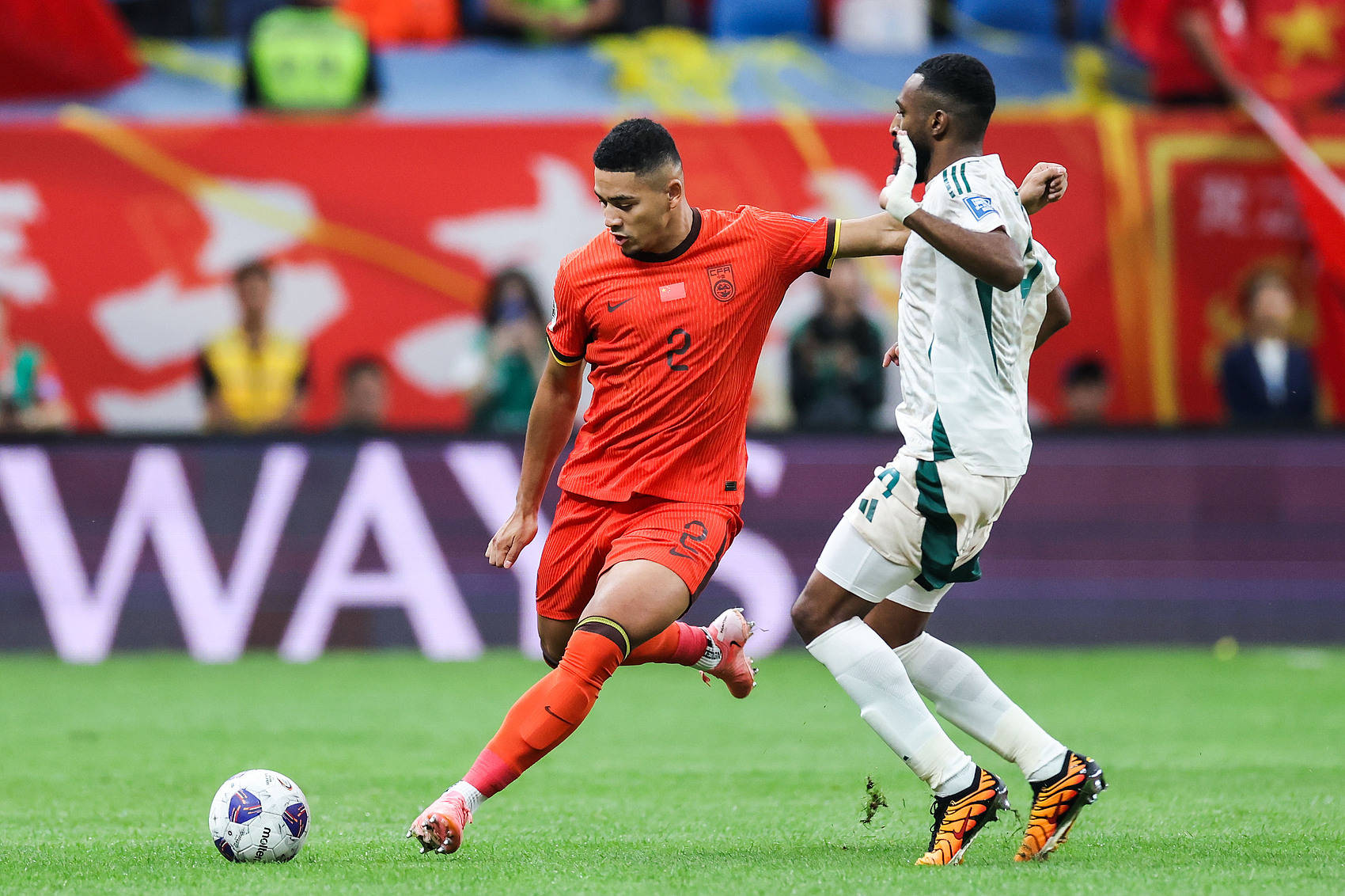 关于沙特阿拉伯球队在大洋洲赛事中挑战强队的信息